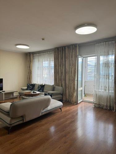 River Stone Town 3-room Apartment with City View