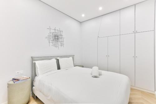 UrbanFlat 126 - Grand Appartement Parisien dans le centre