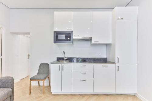 UrbanFlat 126 - Grand Appartement Parisien dans le centre