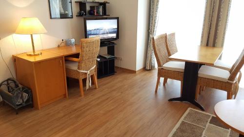 Ingeborg - 03-27 photo 3