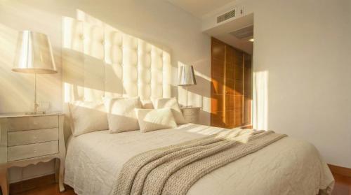 Postel nebo postele na pokoji v ubytování Luxury apt in Plaza de España - FREE parking