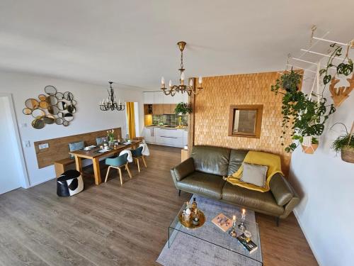 Khu vực ghế ngồi tại LÜFTLE neue gemütliche große Familien Ferienwohnung im Allgäu