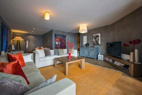 Refined Verbier Chalet With Scenic Views