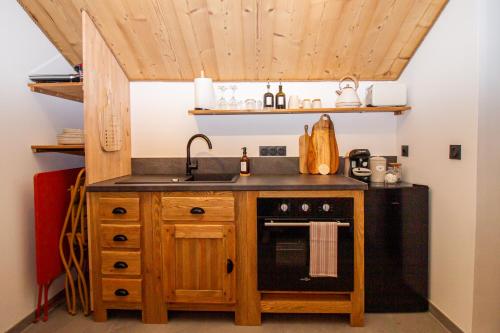 Nhà bếp/bếp nhỏ tại Le poulailler de Montgilbert