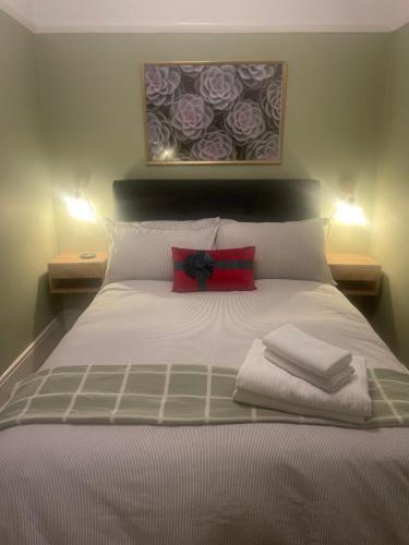 Postel nebo postele na pokoji v ubytování Bridge House