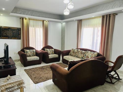 شقة بفيلا مميزه بالتجمع بالقرب من المطار