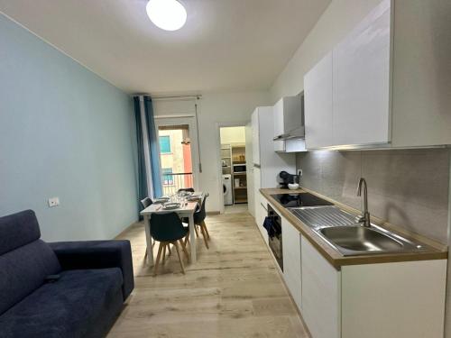 Lucania Azzurra Apartment, Elegante e Confortevole, con Metro M3 sotto casa, collegamento diretto a Duomo di Milano e Stazione Centrale