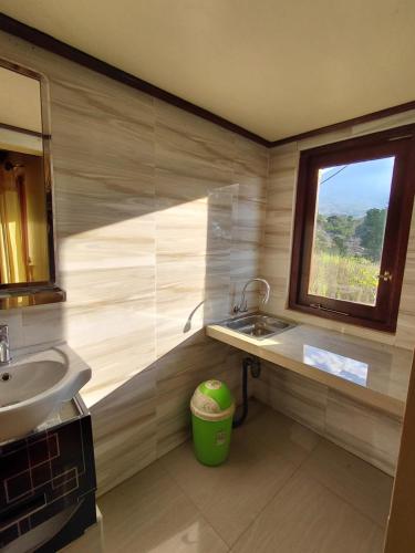 Koupelna v ubytování Sembalun agro villa&restoran