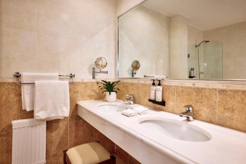 ห้องน้ำของ Hotel Adonis