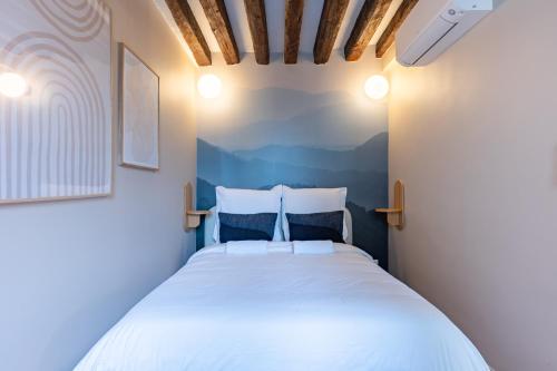 Heart of Paris - Spacious 3-Bedroom Air-Conditione