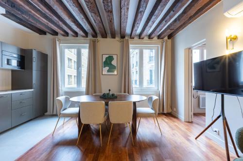 Heart of Paris - Spacious 3-Bedroom Air-Conditione