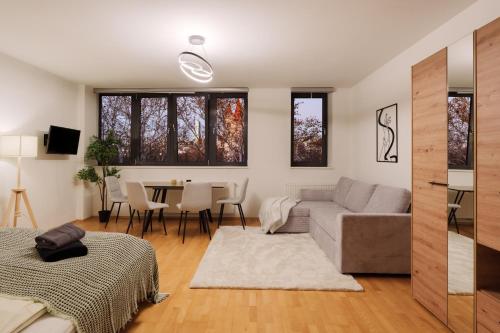 Delightful Apartment with Private Balcony in Perfect Location of Vienna