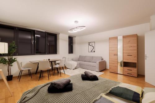 Delightful Apartment with Private Balcony in Perfect Location of Vienna