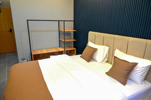 DejaVu Hotel