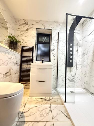 Et badeværelse på Kiwi Pines forest retreat!