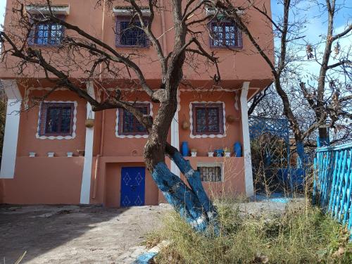 Das Gebäude in dem sich das Gasthaus befindet