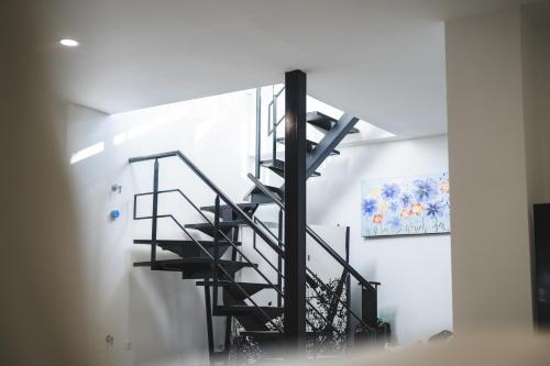 New - MiJa basement Loft Apartment steps from Beach - perfect for Sun and Sport Seekers photo 45