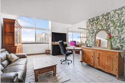 Duplex top floor 1km from Eiffel Tower