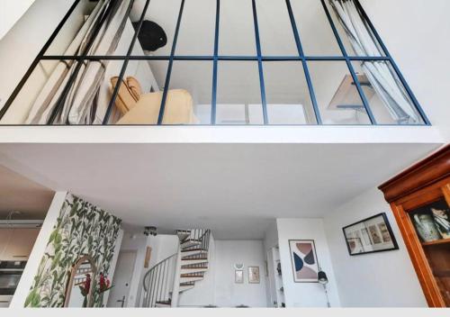 Duplex top floor 1km from Eiffel Tower