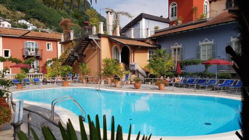 Bazén v ubytování Hotel Cannero nebo v jeho okolí