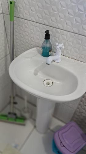 Et badeværelse på Pousada Serra Azul