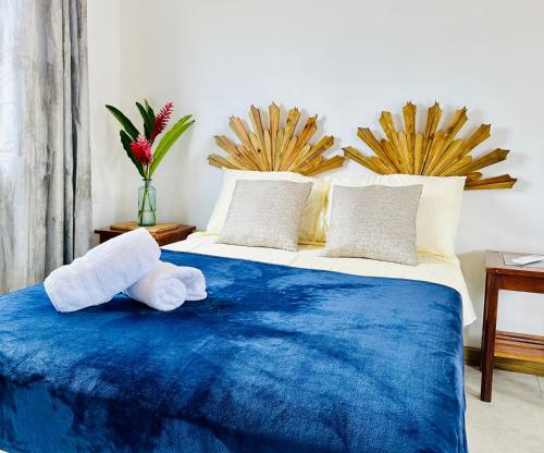 Annies Apartments on 6th Street