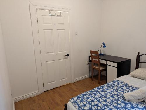 Fotografie z fotogalerie ubytování Delightful room near Metro Monk station with Self Check-in v Montrealu