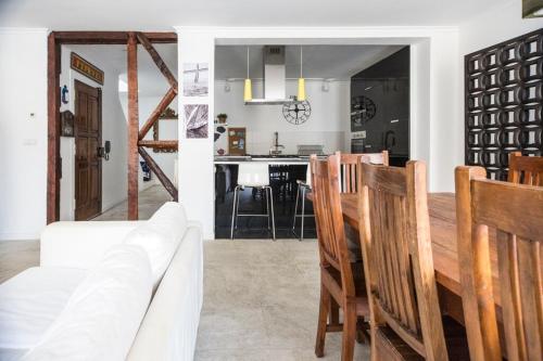 Duplex with terrace in Alfama, Central Lisbon