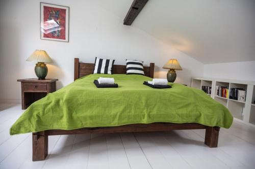 Duplex with terrace in Alfama, Central Lisbon
