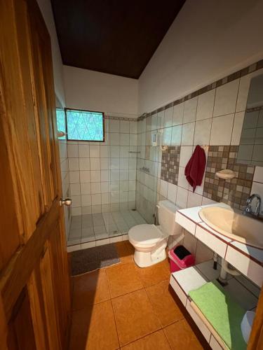 Phòng tắm tại Cabinas Caribe Luna