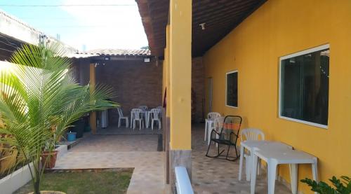 En terrasse eller udendørsområde på Casa em peroba maragogi