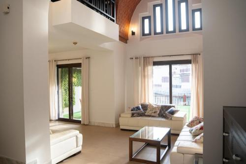 Cozy Villa