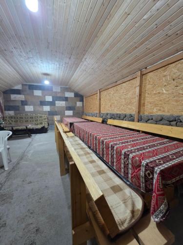 Afbeelding uit fotogalerij van Madoyans Rest House in Antarut