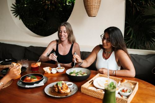 Đồ ăn tại/gần khách sạn