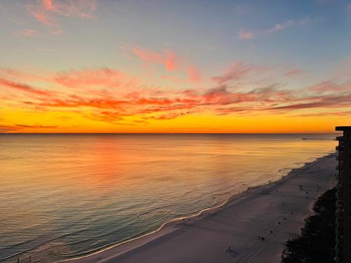 Beachfront 2BR Condo - Gulf Views - Panama City Beach photo 40