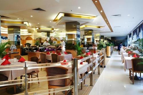 Restaurace v ubytování Hotel Miramar Singapore