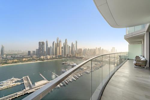 Luxe 2BR with Full Marina Views & Beach Access