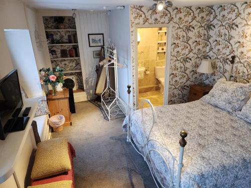 Giường trong phòng chung tại Anzac Street B+Bistro