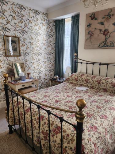 Giường trong phòng chung tại Anzac Street B+Bistro