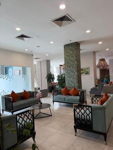 พื้นที่นั่งเล่นของ Mikayla Suite