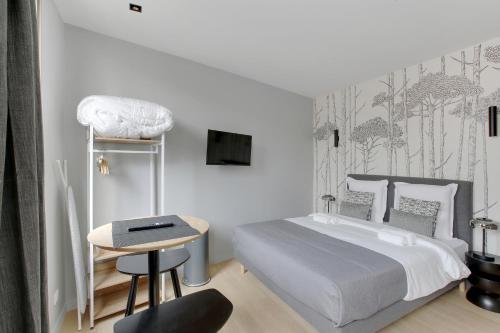 Refined air-conditioned studio in Neuilly