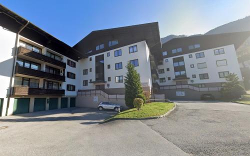 NĀVA PLACE Premium Alpine Apartment in Kaprun - Private Sauna, Peaceful Location, Near Glacier & WIFI