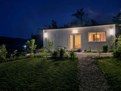 Een tuin van Epic Glamping