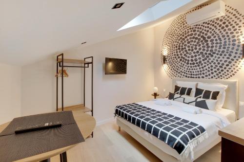 Cozy, Air-Conditioned Studio in Neuilly