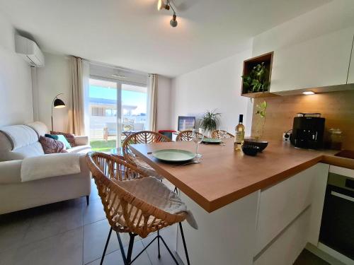 T2 confort proche centre & plages, parking, clim