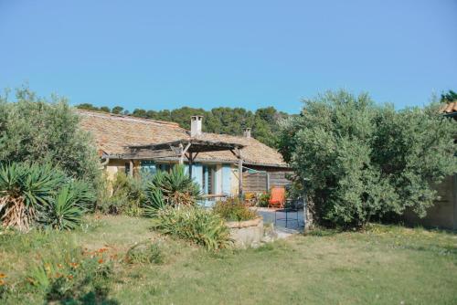 Chez Paula, spacieux gîte provençal au cœur d'un vignoble bio