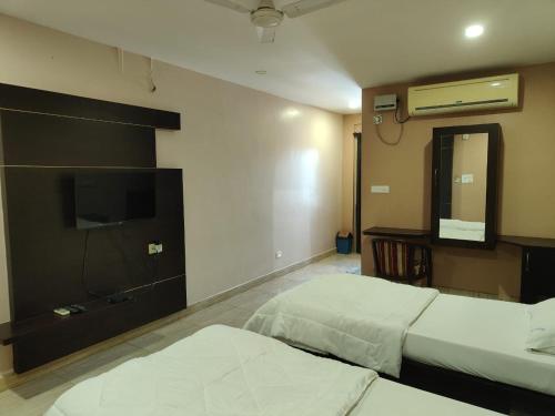 Gallery image of JK Residency Triplicane in Chennai