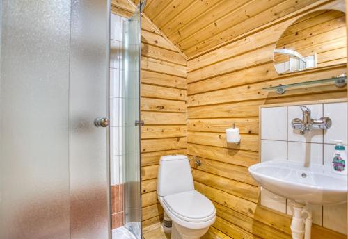 Et badeværelse på Domki "Na Dworskiej" Polańczyk 696-025-331