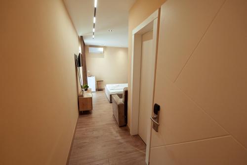 Bilik mandi di Central Rooms