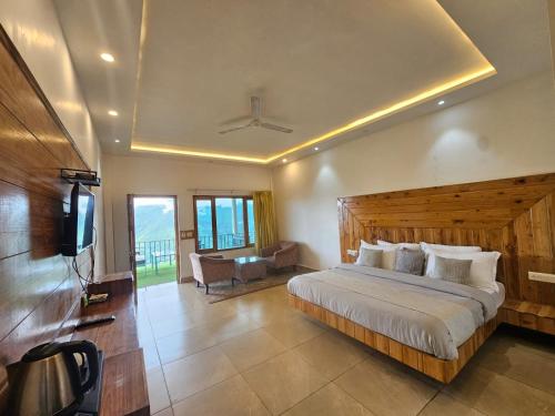 En eller flere senge i et værelse på The Edge Retreat A Premium Property